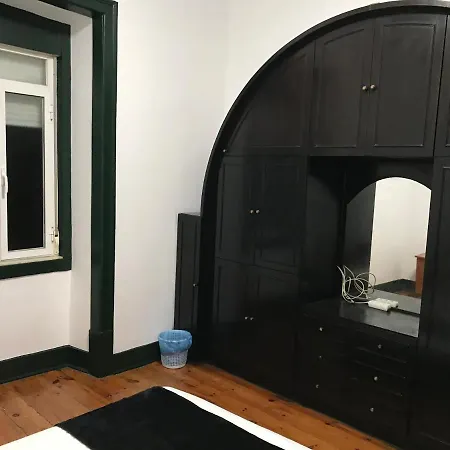 Quarto em Acomodações Particulares Sublime Black Bedroom Lisboa