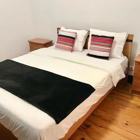 Sublime Black Bedroom Quarto em Acomodações Particulares Lisboa