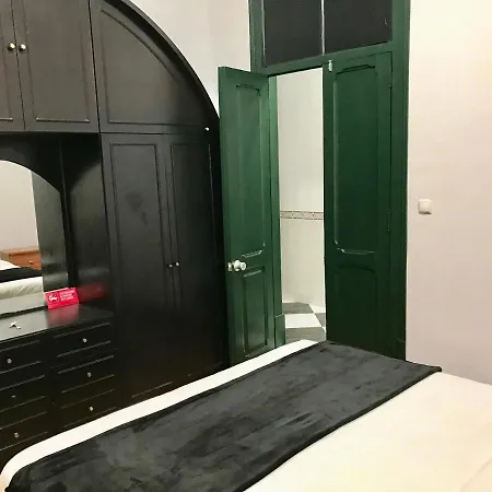 Sublime Black Bedroom *