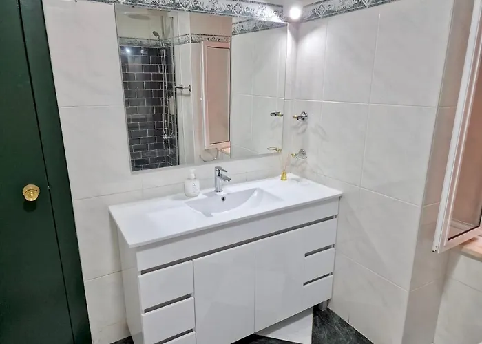 Quarto em Acomodações Particulares Sublime Black Bedroom Lisboa